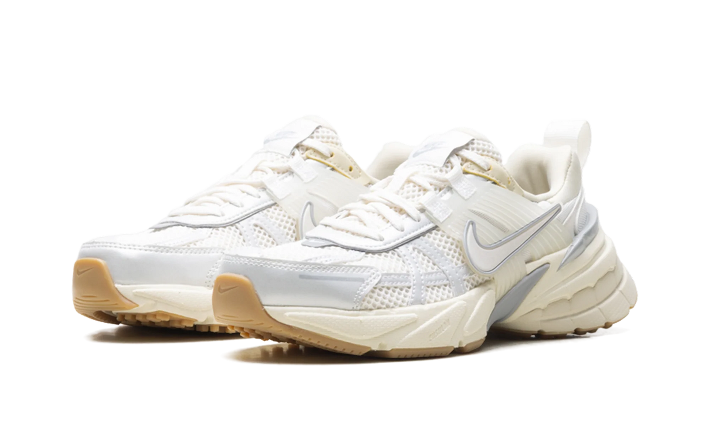 V2K Run WMNS "White Photon Dust Fir" FD0736 108