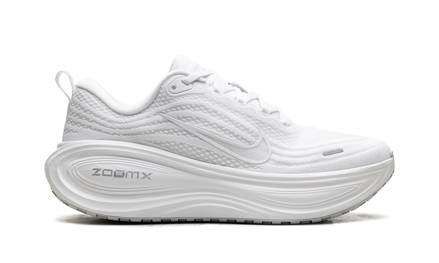 Vomero Plus WMNS"Triple White" HV8154 102