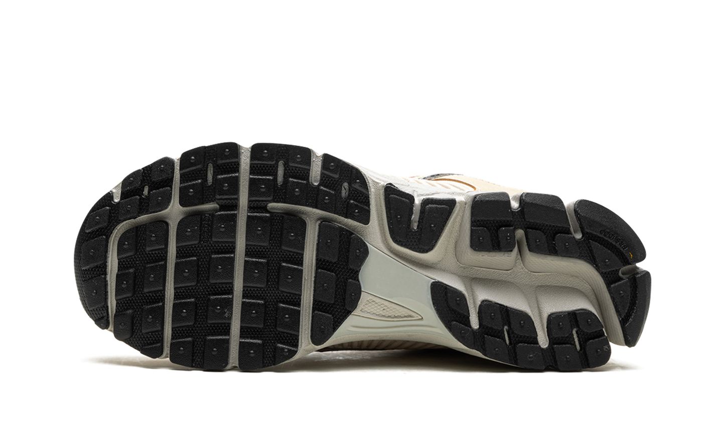 Zoom Vomero 5 WMNS"Pearl White" FN6742 200
