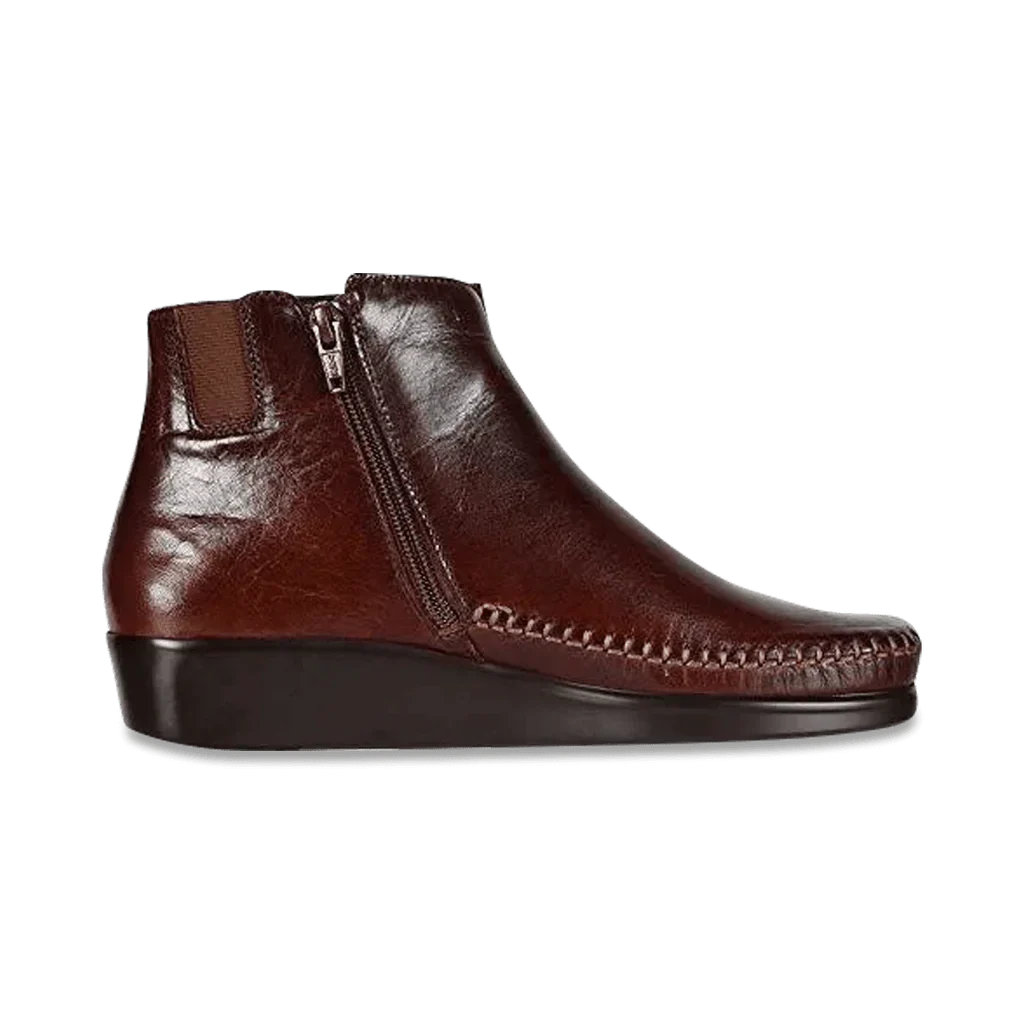 Women's Jade Boot in Walnut