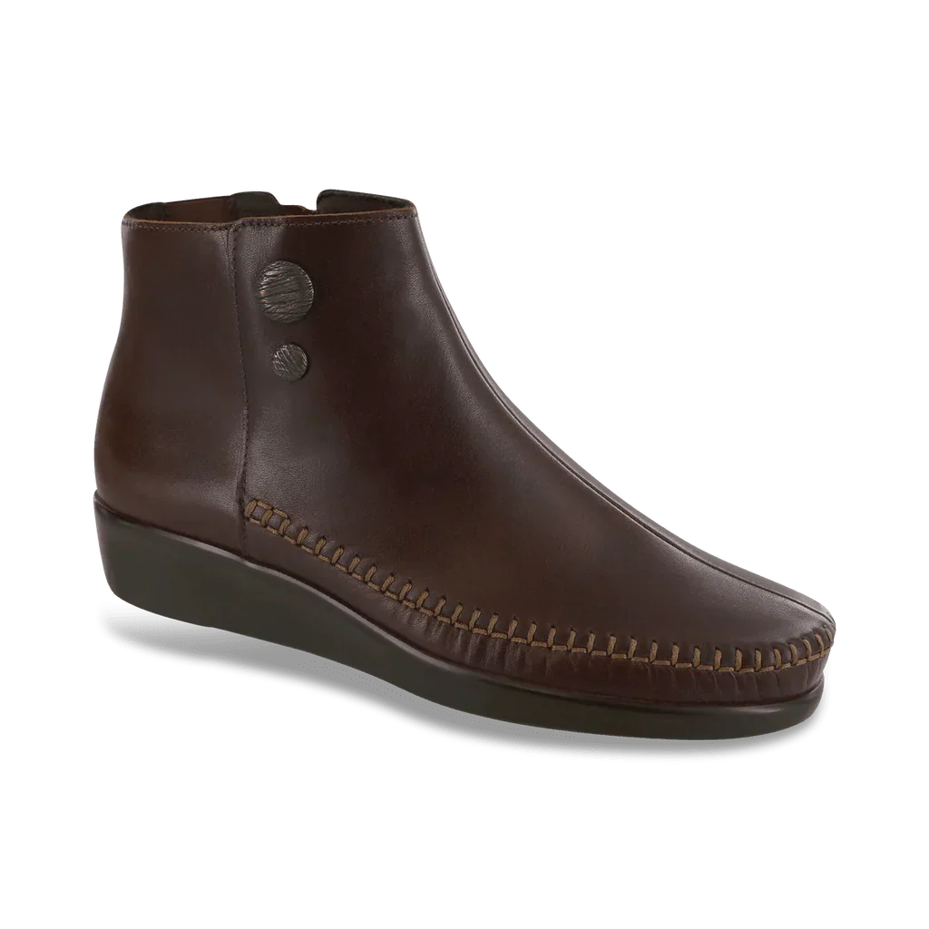 Women's Jade Boot in Walnut