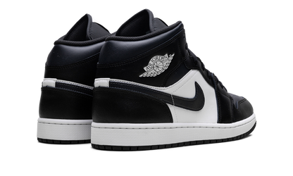 1 Mid "Off Noir Toe" DQ8426 010