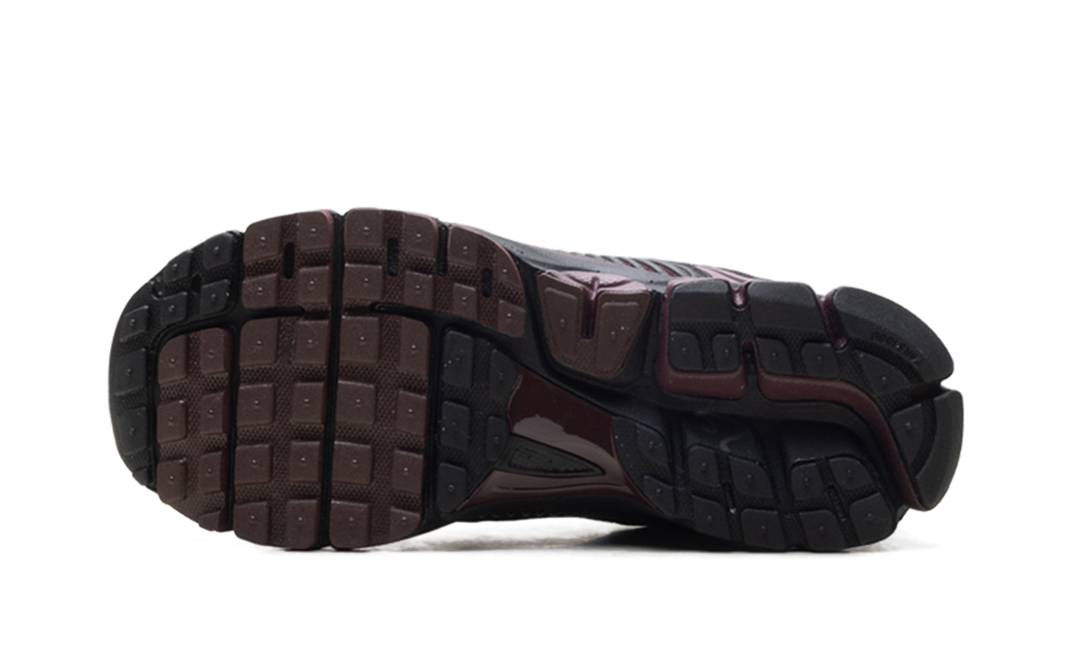 Zoom Vomero 5 WMNS"Black Burgundy Crush" IB8929 002