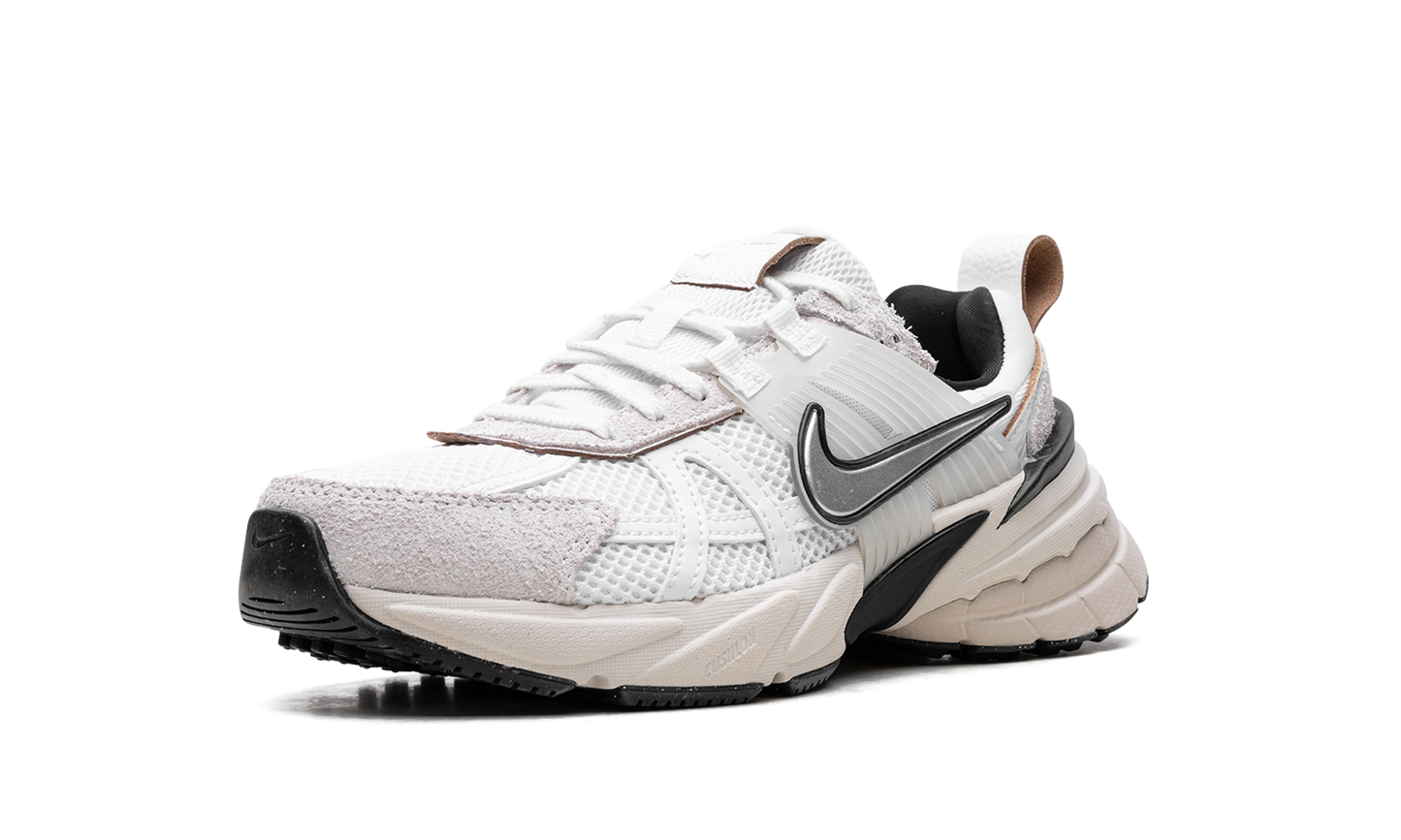 V2K Run Wmns"Summit White" FN6703 100