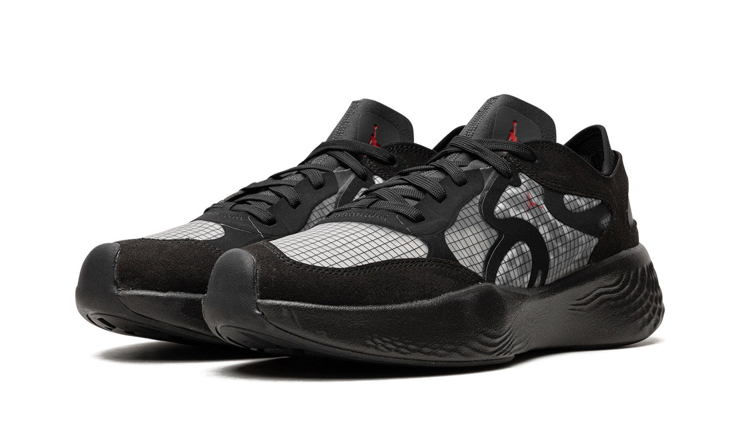 Delta 3 Low "Black Anthracite" DN2647 060
