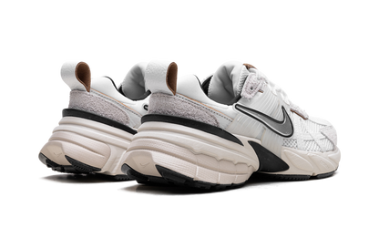 V2K Run Wmns"Summit White" FN6703 100